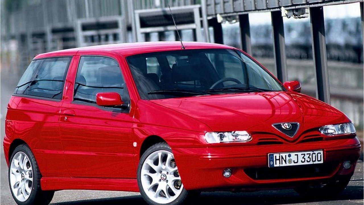 Alfa Romeo 145 (930) 1.6 i.e. 16V T.S. (120 Hp) teknik özellikler ve yakıt tüketimi Alfa Romeo 145 (930) 1.6 i.e. 16V T.S. (120 Hp) teknik özellikler ve yakıt tüketimi