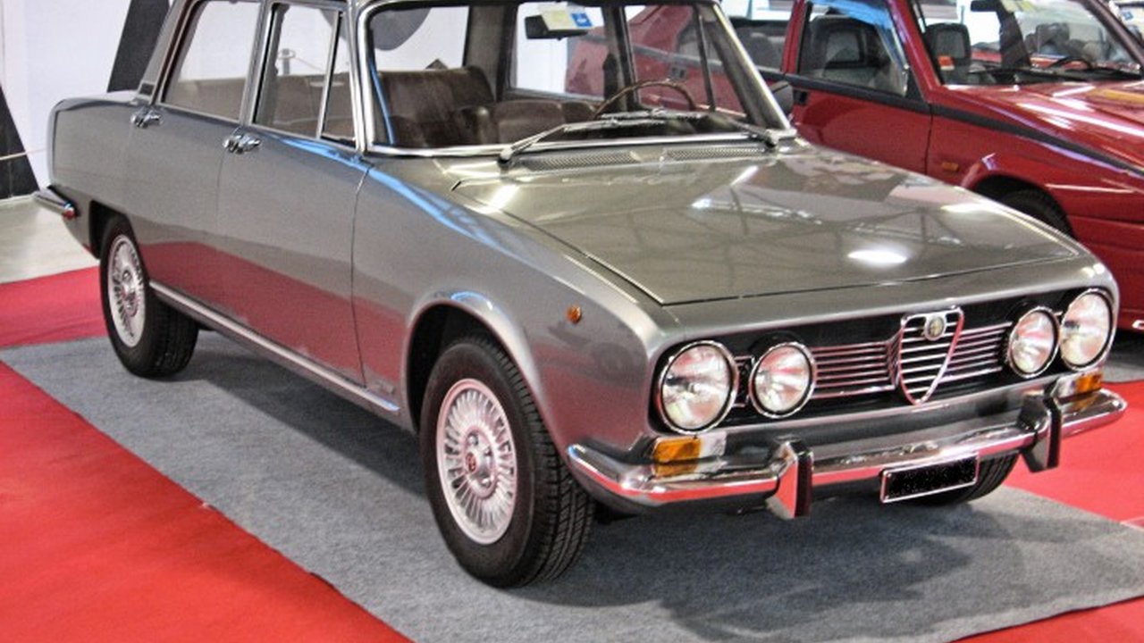Alfa Romeo 1750-2000 1750 (105,48) (113 Hp) teknik özellikler ve yakıt tüketimi Alfa Romeo 1750-2000 1750 (105,48) (113 Hp) teknik özellikler ve yakıt tüketimi