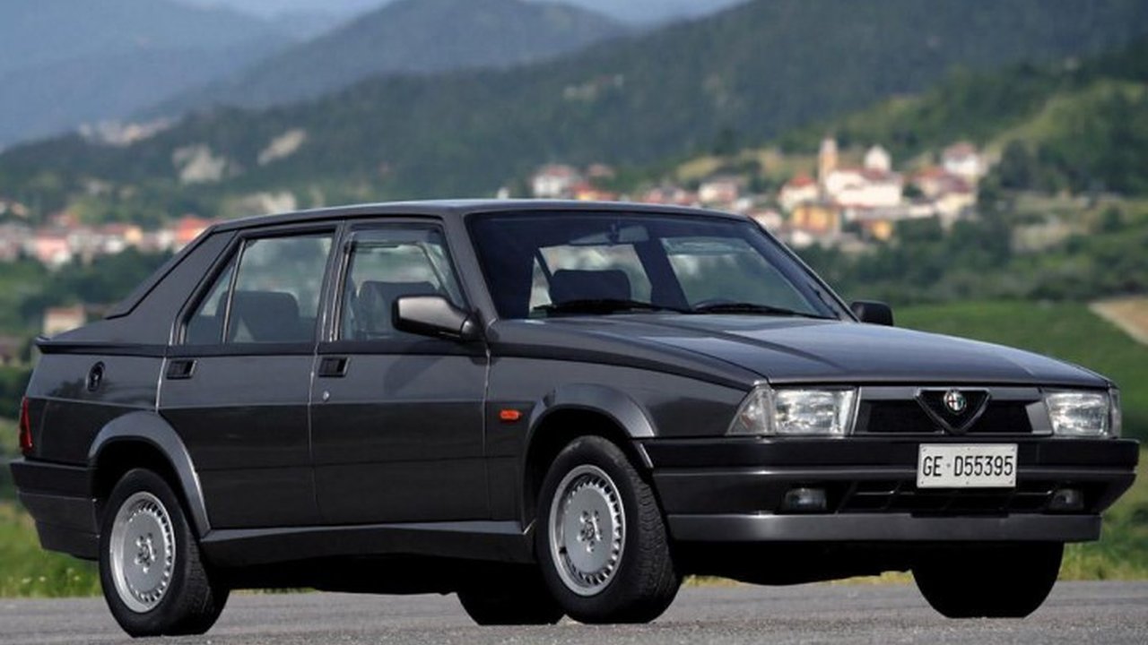 Alfa Romeo 75 (162B) 1.6 KAT (110 Hp) teknik özellikler ve yakıt tüketimi Alfa Romeo 75 (162B) 1.6 KAT (110 Hp) teknik özellikler ve yakıt tüketimi