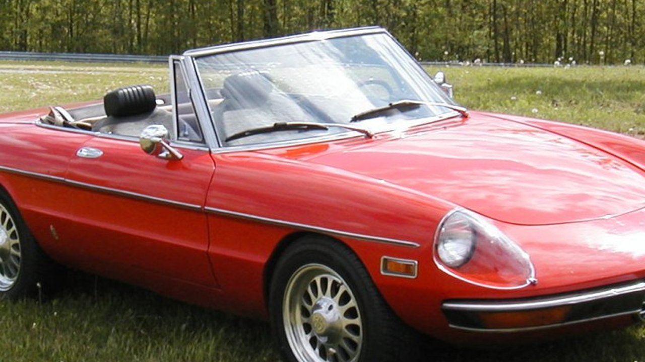 Alfa Romeo Spider (105) 1300 (105) (87 Hp) teknik özellikler ve yakıt tüketimi Alfa Romeo Spider (105) 1300 (105) (87 Hp) teknik özellikler ve yakıt tüketimi