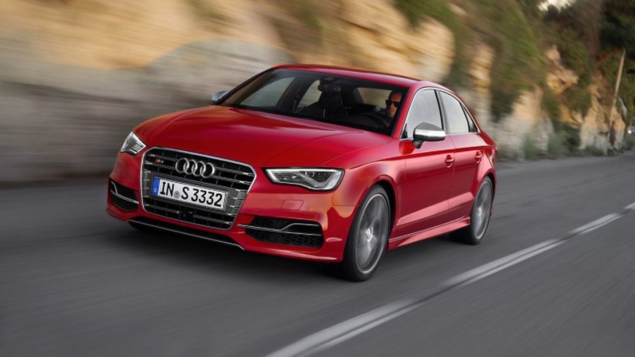 Audi S3 III (8V) Sedan 2.0 (300hp) 4WD teknik özellikler ve yakıt tüketimi Audi S3 III (8V) Sedan 2.0 (300hp) 4WD teknik özellikler ve yakıt tüketimi