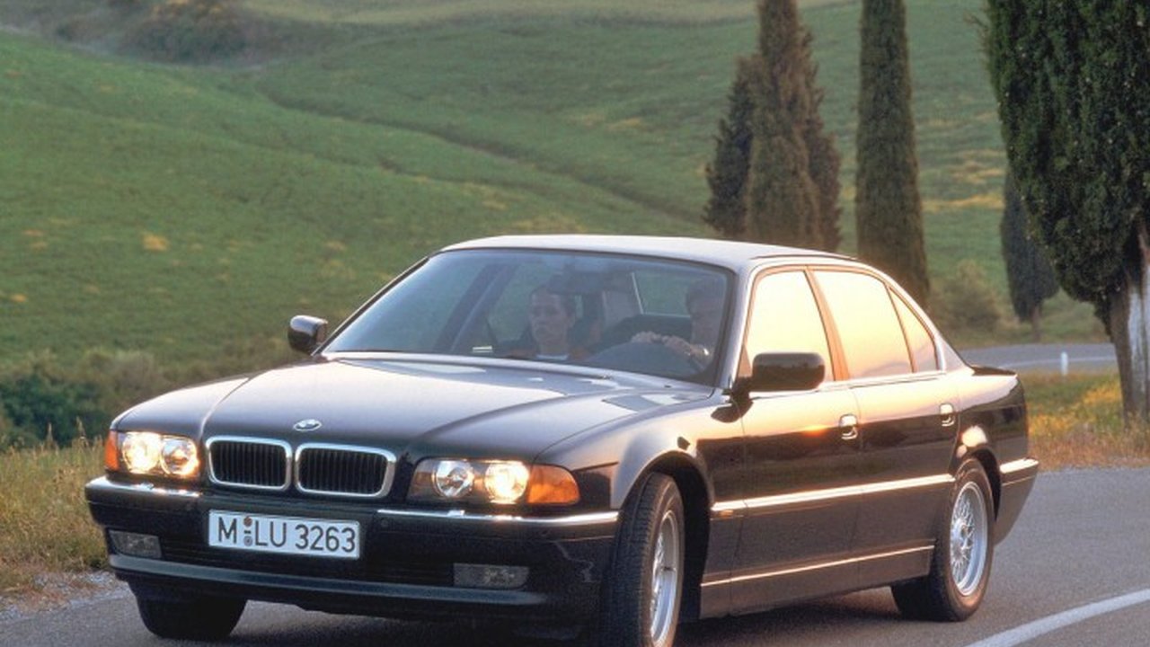 BMW 7er (E38) 730 d (193 Hp) teknik özellikler ve yakıt tüketimi BMW 7er (E38) 730 d (193 Hp) teknik özellikler ve yakıt tüketimi