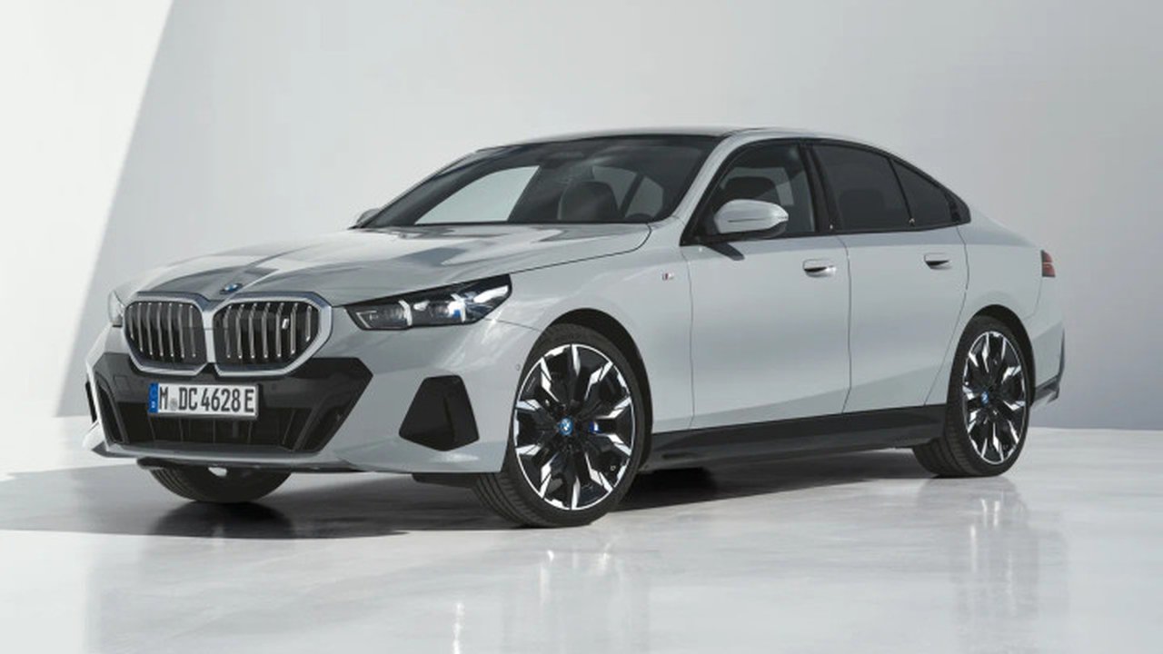 BMW i5 AT (340hp) teknik özellikler ve yakıt tüketimi BMW i5 AT (340hp) teknik özellikler ve yakıt tüketimi