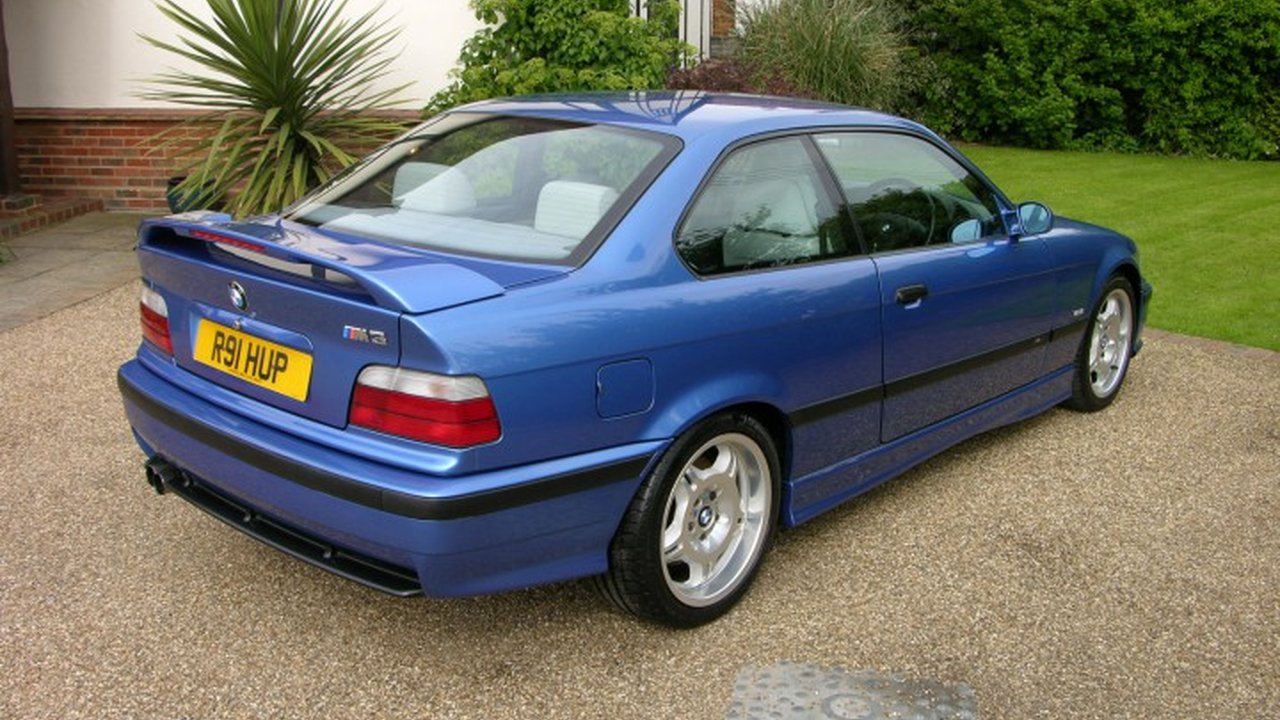 BMW M3 Coupe (E36) 3.0 (295 Hp) teknik özellikler ve yakıt tüketimi BMW M3 Coupe (E36) 3.0 (295 Hp) teknik özellikler ve yakıt tüketimi