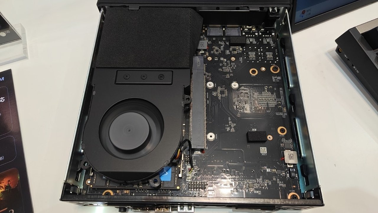 Minisforum, Yeni AMD Ryzen 9 9955HX ile Güçlü Mini PC'ler Tanıttı!