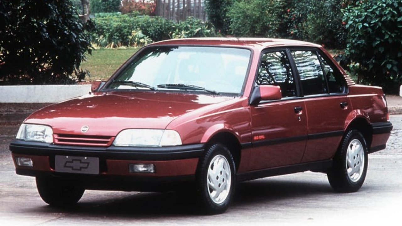 Chevrolet Monza (J) 2.0 i (110 Hp) teknik özellikler ve yakıt tüketimi Chevrolet Monza (J) 2.0 i (110 Hp) teknik özellikler ve yakıt tüketimi