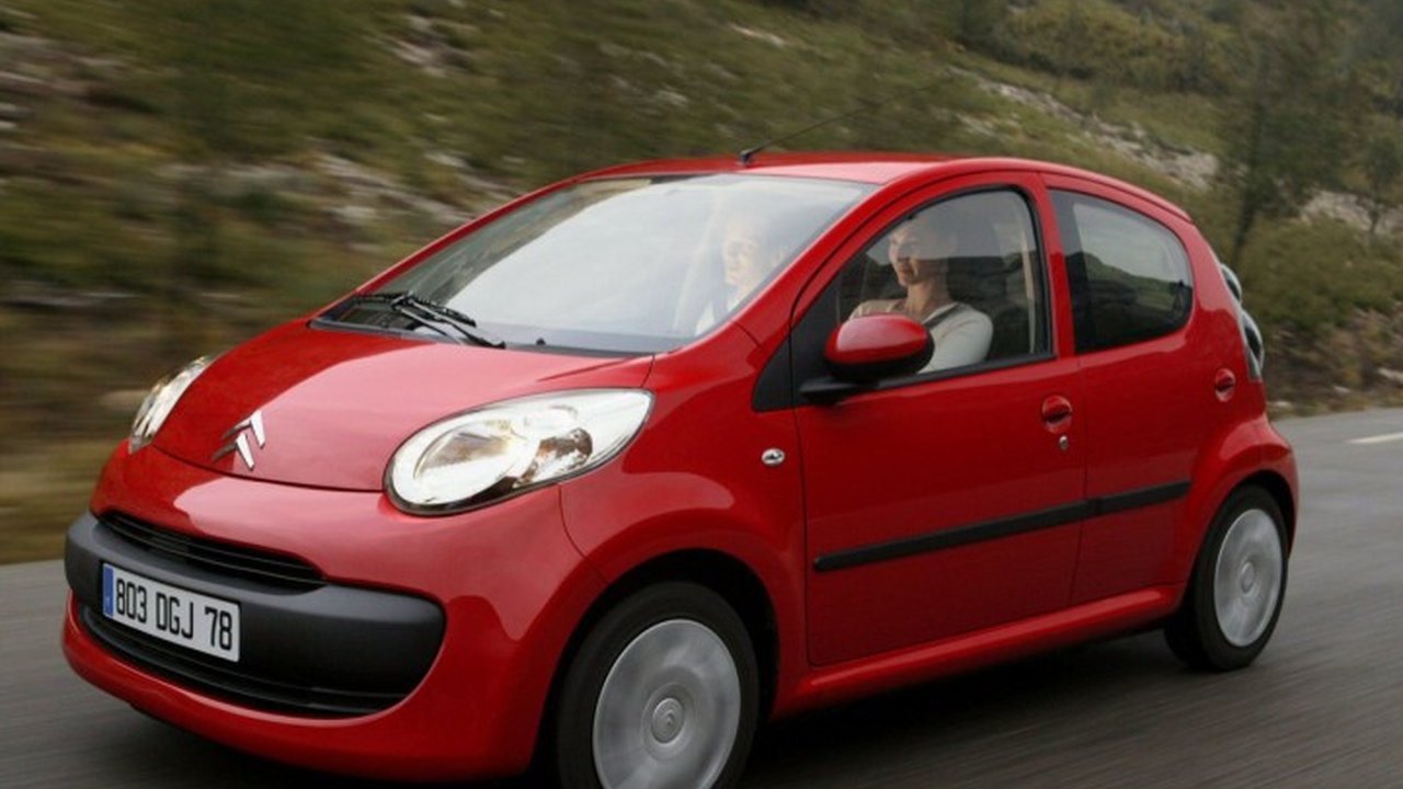 Citroen C1 1.0 i (68 Hp) teknik özellikler ve yakıt tüketimi Citroen C1 1.0 i (68 Hp) teknik özellikler ve yakıt tüketimi