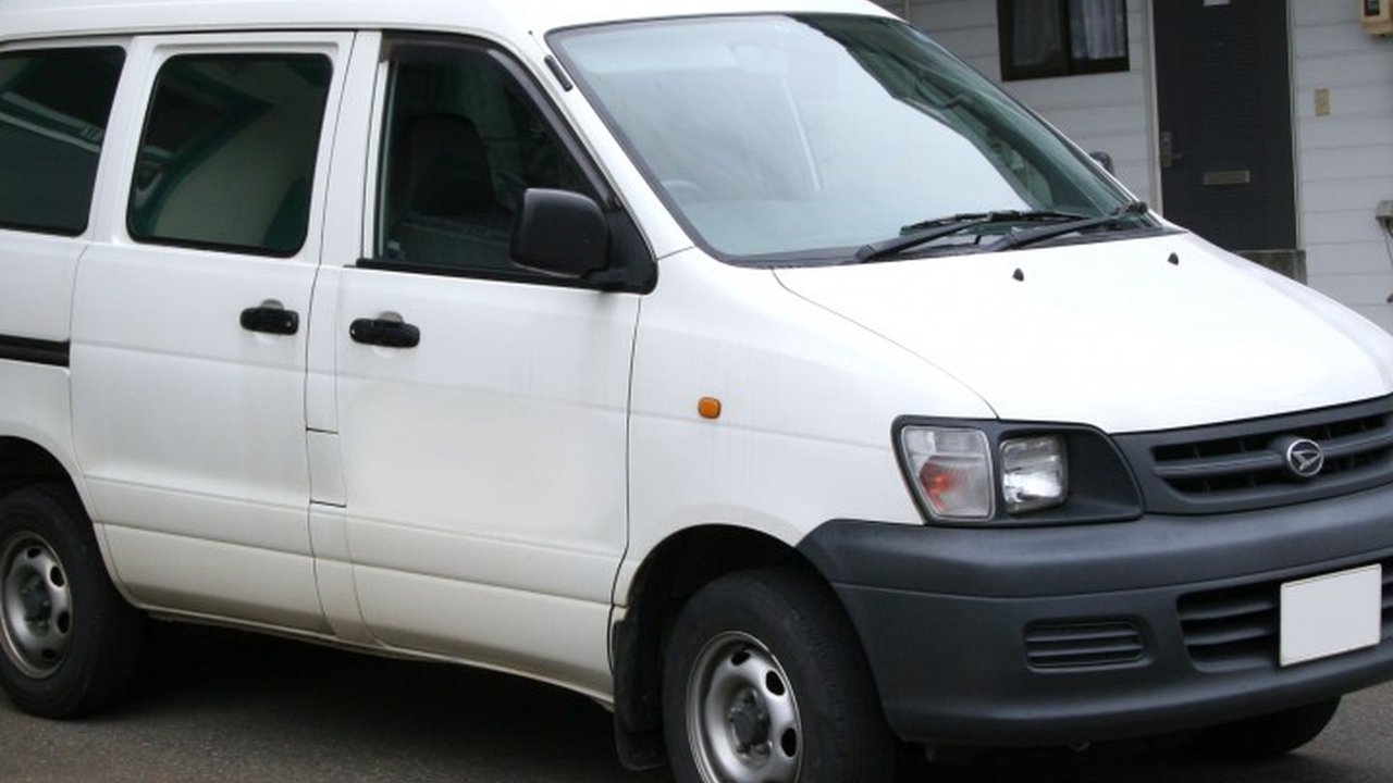 Daihatsu Delta Wagon 2.0 i 16V Aero Custom 2WD (130 Hp) teknik özellikler ve yakıt tüketimi Daihatsu Delta Wagon 2.0 i 16V Aero Custom 2WD (130 Hp) teknik özellikler ve yakıt tüketimi