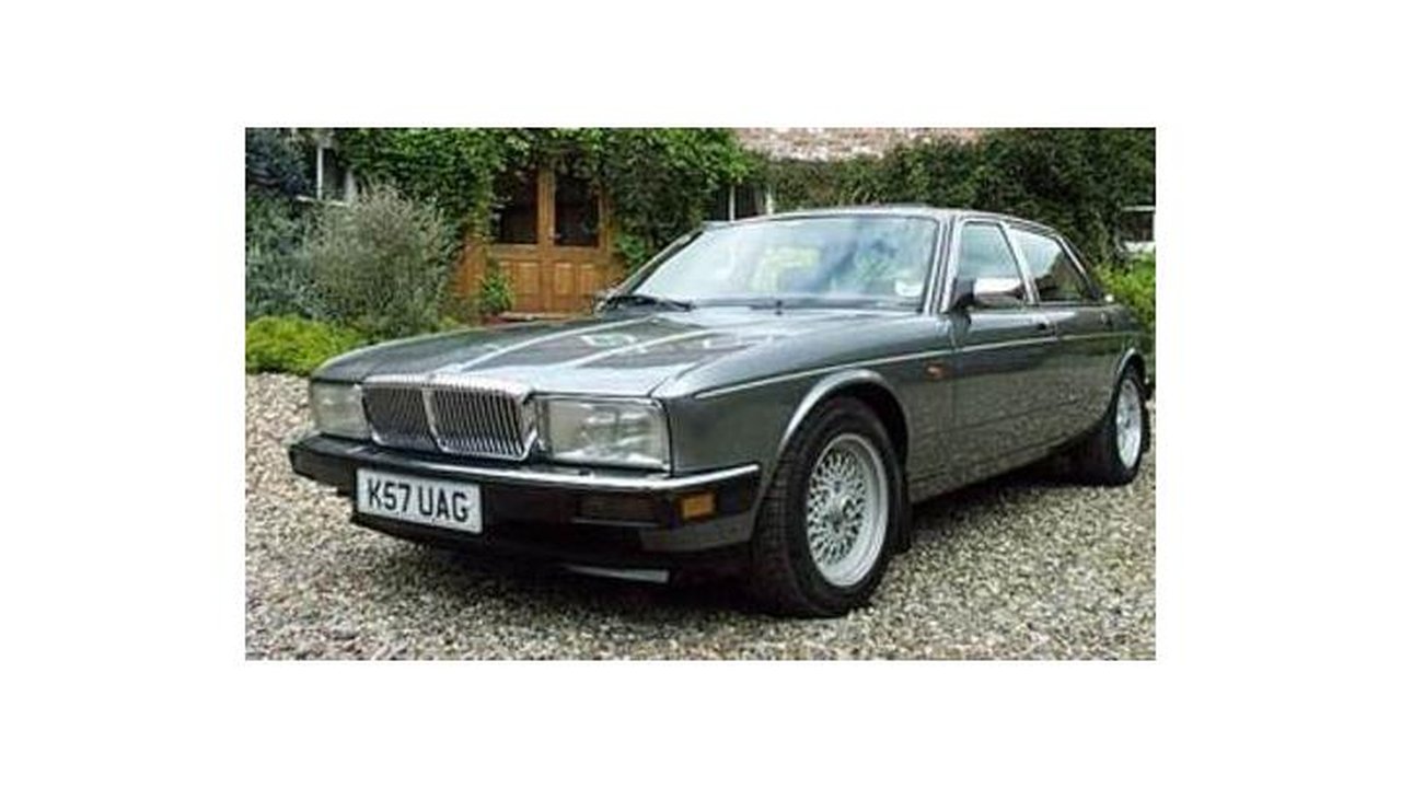 Daimler XJ 40, 81 XJ 40, 81 Sovereign 4.0 (222 Hp) teknik özellikler ve yakıt tüketimi Daimler XJ 40, 81 XJ 40, 81 Sovereign 4.0 (222 Hp) teknik özellikler ve yakıt tüketimi