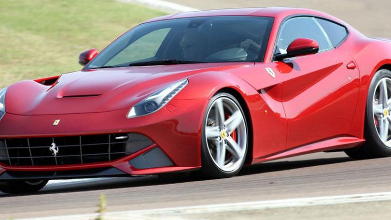Ferrari F12 Berlinetta 6.3 V12 (740Hp) teknik özellikler ve yakıt tüketimi Ferrari F12 Berlinetta 6.3 V12 (740Hp) teknik özellikler ve yakıt tüketimi