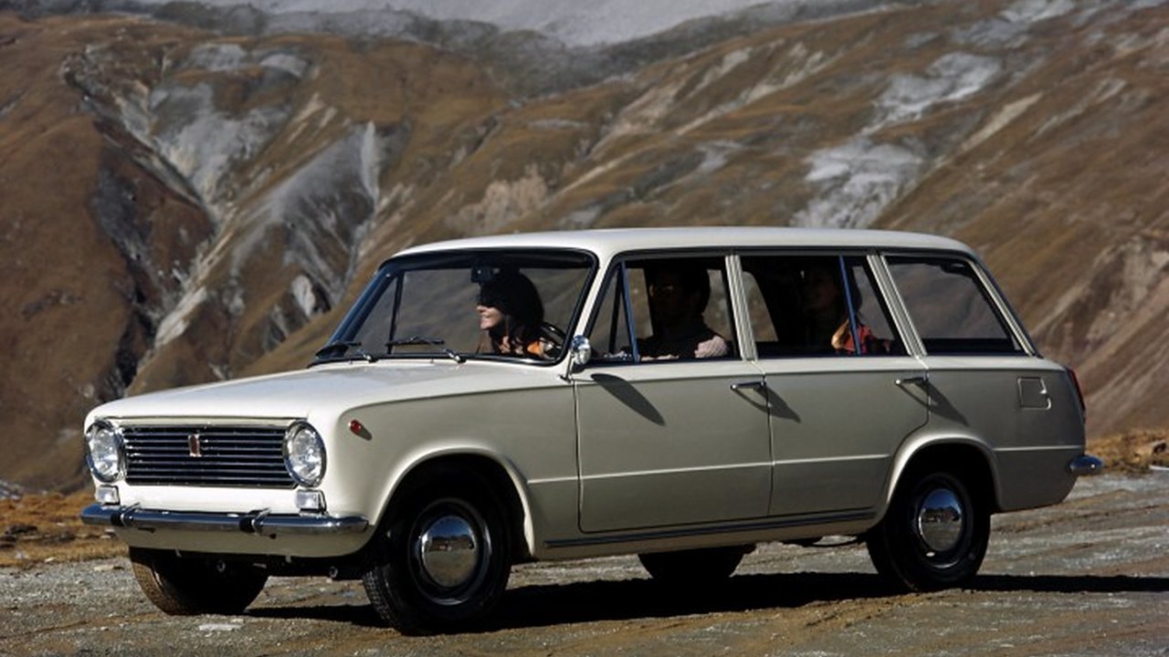 Fiat 124 Familiare 1200 (60 Hp) teknik özellikler ve yakıt tüketimi Fiat 124 Familiare 1200 (60 Hp) teknik özellikler ve yakıt tüketimi