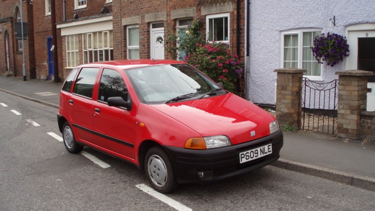 Fiat Punto I (176) 1.7 TD (70 Hp) teknik özellikler ve yakıt tüketimi Fiat Punto I (176) 1.7 TD (70 Hp) teknik özellikler ve yakıt tüketimi