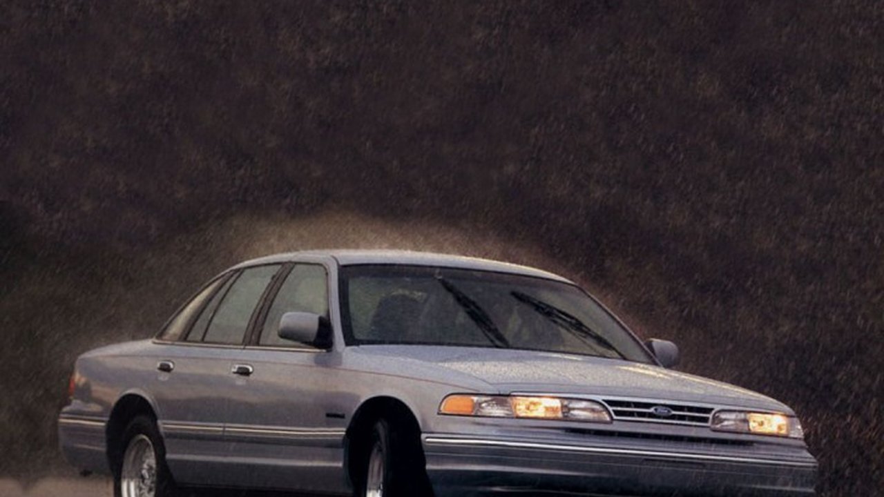 Ford Crown Victoria Crown Victoria II 4.6 V8 (213 Hp) teknik özellikler ve yakıt tüketimi Ford Crown Victoria Crown Victoria II 4.6 V8 (213 Hp) teknik özellikler ve yakıt tüketimi