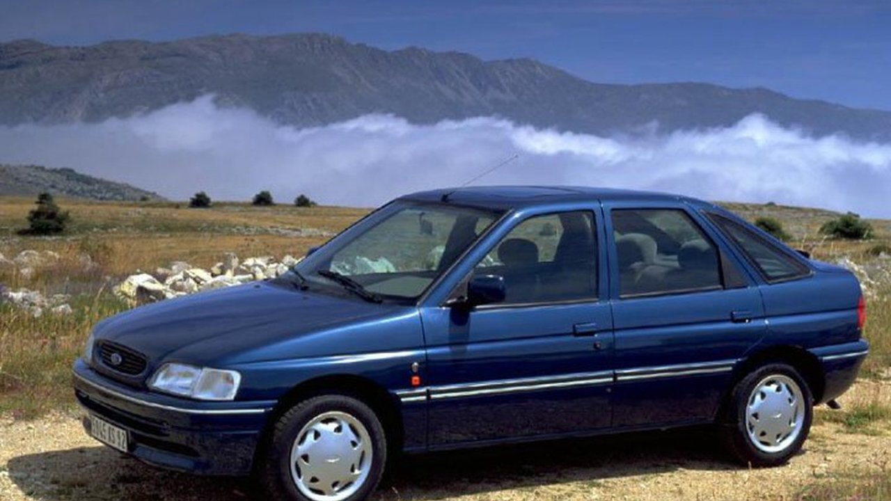 Ford Escort VI Hatch (GAL) 1.6 L (76 Hp) teknik özellikler ve yakıt tüketimi Ford Escort VI Hatch (GAL) 1.6 L (76 Hp) teknik özellikler ve yakıt tüketimi