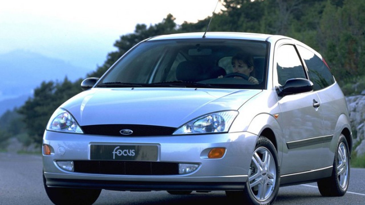 Ford Focus Hatchback I 1.8 Turbo DI (90 Hp) teknik özellikler ve yakıt tüketimi Ford Focus Hatchback I 1.8 Turbo DI (90 Hp) teknik özellikler ve yakıt tüketimi