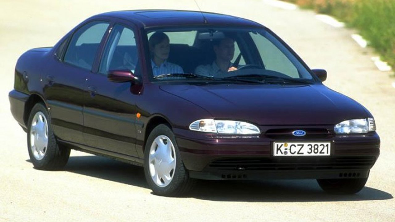 Ford Mondeo I (GBP) 2.0 i 16V 4x4 (132 Hp) teknik özellikler ve yakıt tüketimi Ford Mondeo I (GBP) 2.0 i 16V 4x4 (132 Hp) teknik özellikler ve yakıt tüketimi