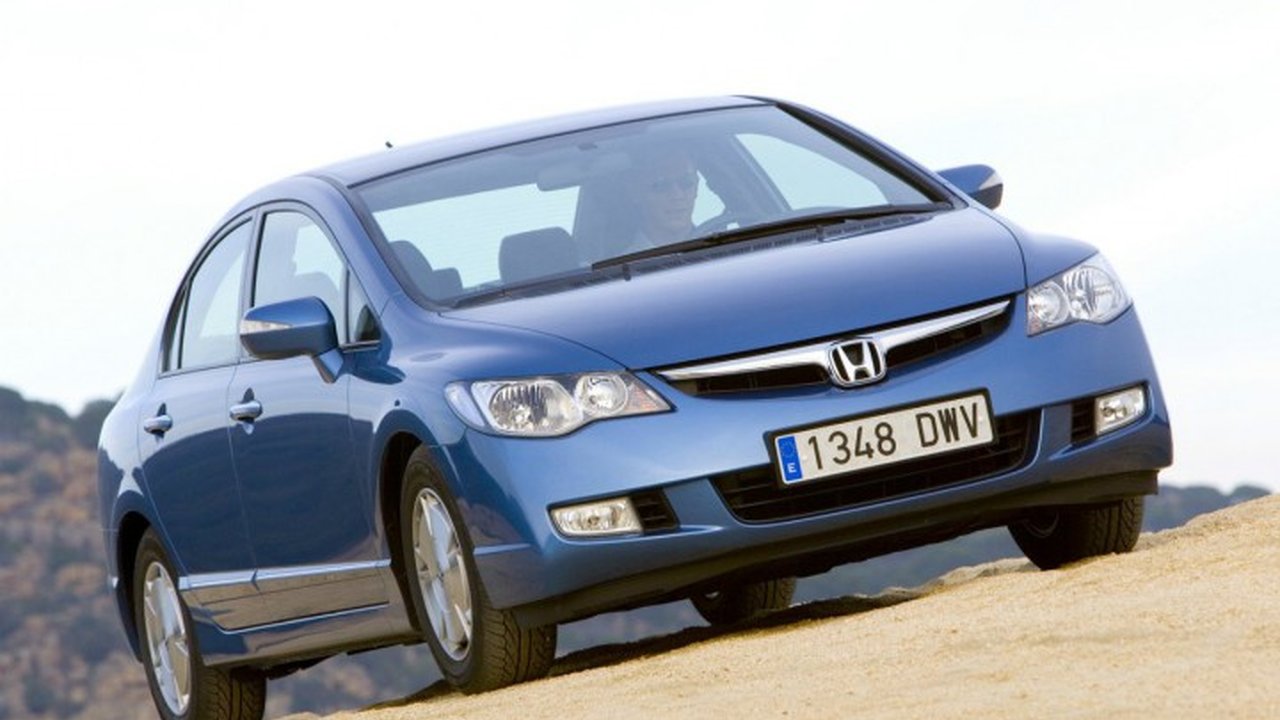 Honda Civic VIII sedan 1.3 i-DSi i-VTEC IMA (hybrid) teknik özellikler ve yakıt tüketimi Honda Civic VIII sedan 1.3 i-DSi i-VTEC IMA (hybrid) teknik özellikler ve yakıt tüketimi