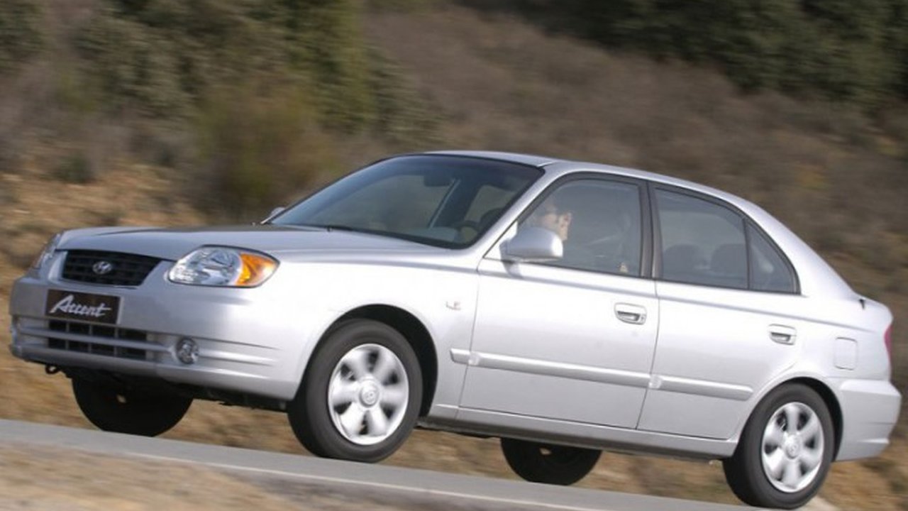 Hyundai Accent II 1.6 i 16V (105 Hp) teknik özellikler ve yakıt tüketimi Hyundai Accent II 1.6 i 16V (105 Hp) teknik özellikler ve yakıt tüketimi