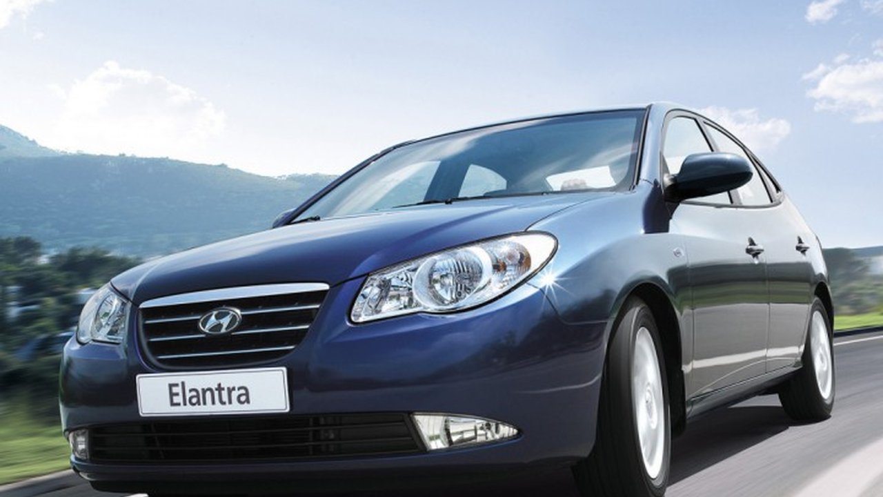 Hyundai Elantra IV 1.6 i 16V CWT teknik özellikler ve yakıt tüketimi Hyundai Elantra IV 1.6 i 16V CWT teknik özellikler ve yakıt tüketimi