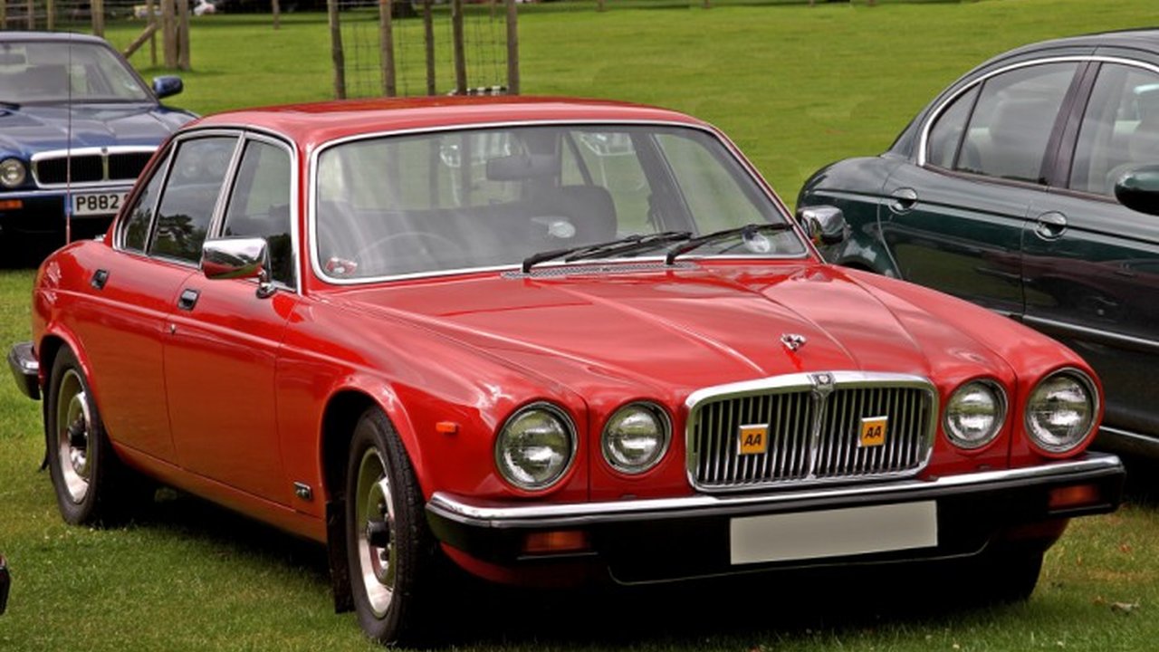 Jaguar XJ 12 5.3 (254 Hp) teknik özellikler ve yakıt tüketimi Jaguar XJ 12 5.3 (254 Hp) teknik özellikler ve yakıt tüketimi