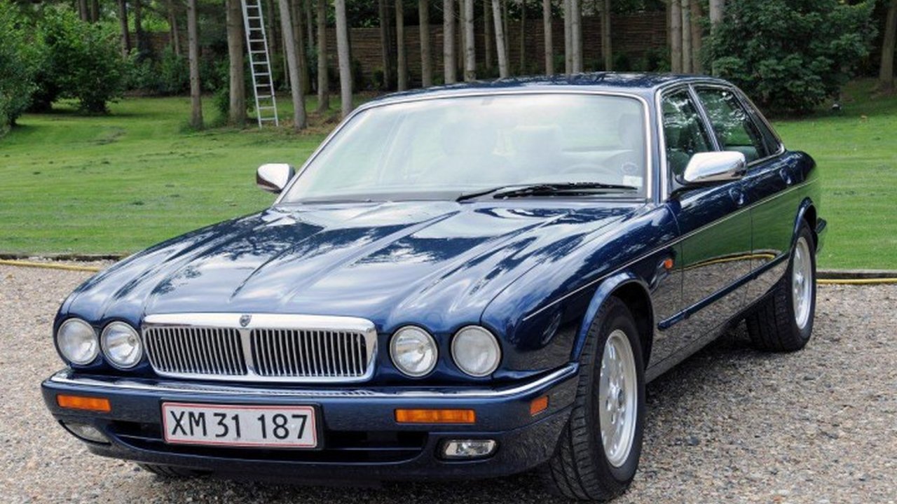 Jaguar XJ (X300/NAW/NAB) XJ6 3.2 i 24V Classic (211 Hp) teknik özellikler ve yakıt tüketimi Jaguar XJ (X300/NAW/NAB) XJ6 3.2 i 24V Classic (211 Hp) teknik özellikler ve yakıt tüketimi