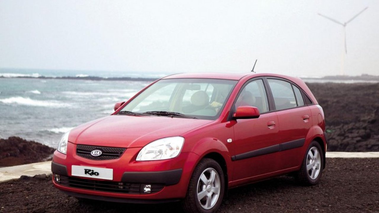 Kia Rio II Hatchback 1.6 i 16V (112 Hp) teknik özellikler ve yakıt tüketimi Kia Rio II Hatchback 1.6 i 16V (112 Hp) teknik özellikler ve yakıt tüketimi