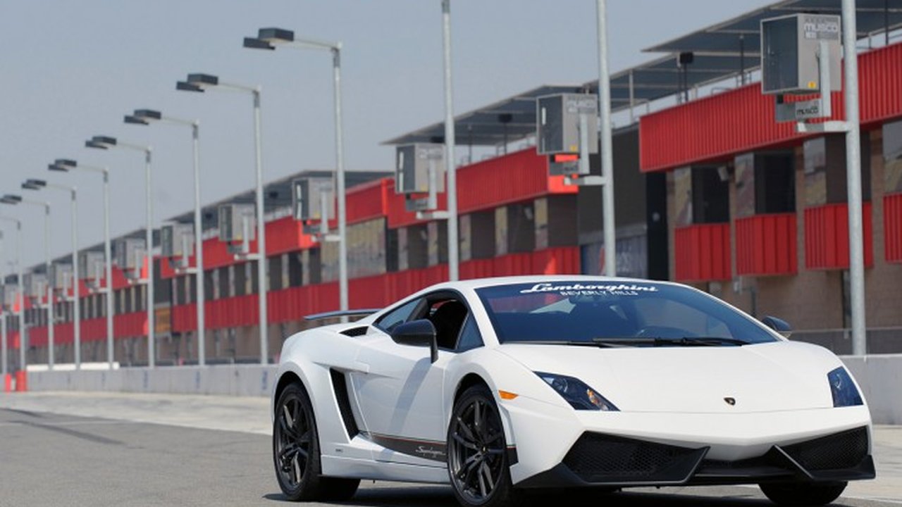 Lamborghini Gallardo LP 570-4 5.2 (570 Hp) SPYDER PERFORMANTE teknik özellikler ve yakıt tüketimi Lamborghini Gallardo LP 570-4 5.2 (570 Hp) SPYDER PERFORMANTE teknik özellikler ve yakıt tüketimi