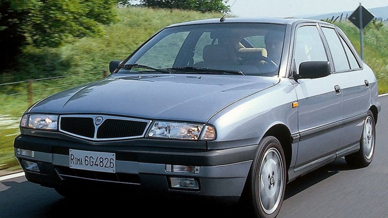 Lancia Delta II (836) 1.8 i.e. (103 Hp) teknik özellikler ve yakıt tüketimi Lancia Delta II (836) 1.8 i.e. (103 Hp) teknik özellikler ve yakıt tüketimi