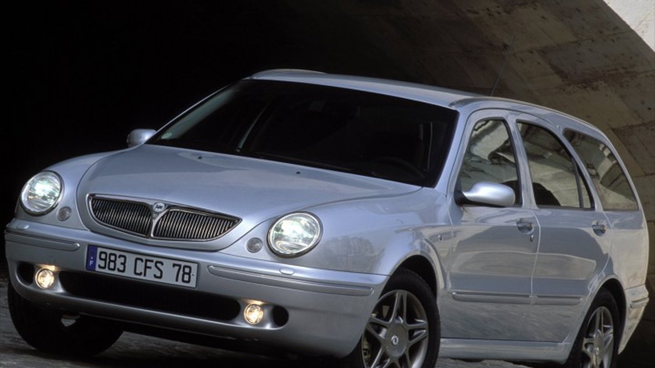 Lancia Lybra SW (839) 2.0 20V (154 Hp) teknik özellikler ve yakıt tüketimi Lancia Lybra SW (839) 2.0 20V (154 Hp) teknik özellikler ve yakıt tüketimi