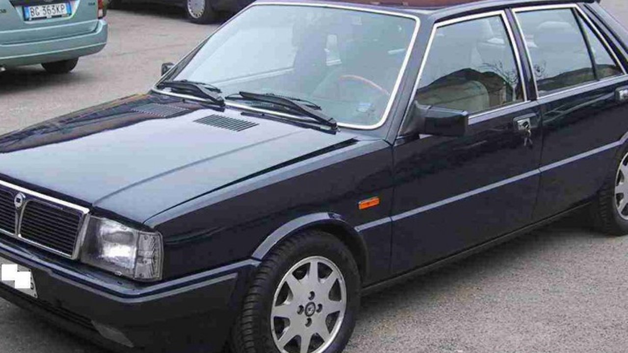 Lancia Prisma (831 AB) 1.5 (80 Hp) teknik özellikler ve yakıt tüketimi Lancia Prisma (831 AB) 1.5 (80 Hp) teknik özellikler ve yakıt tüketimi