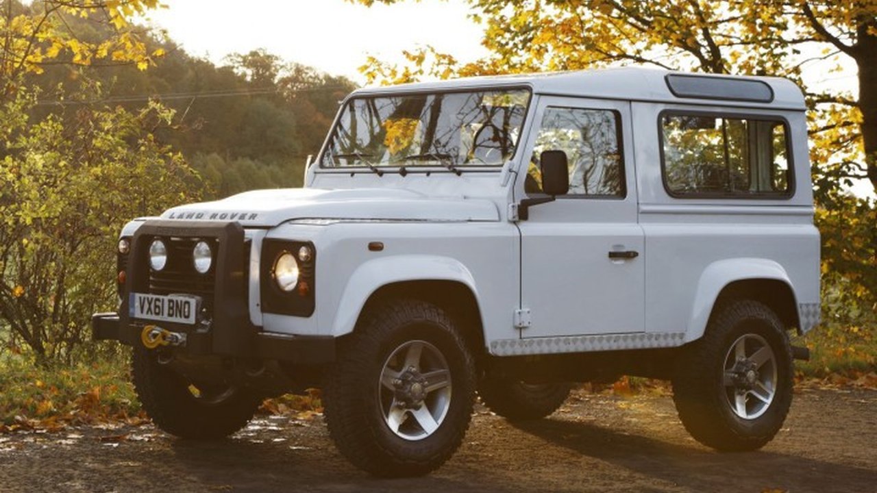 Land Rover Defender 90 2.5 TD5 (122 Hp) teknik özellikler ve yakıt tüketimi Land Rover Defender 90 2.5 TD5 (122 Hp) teknik özellikler ve yakıt tüketimi