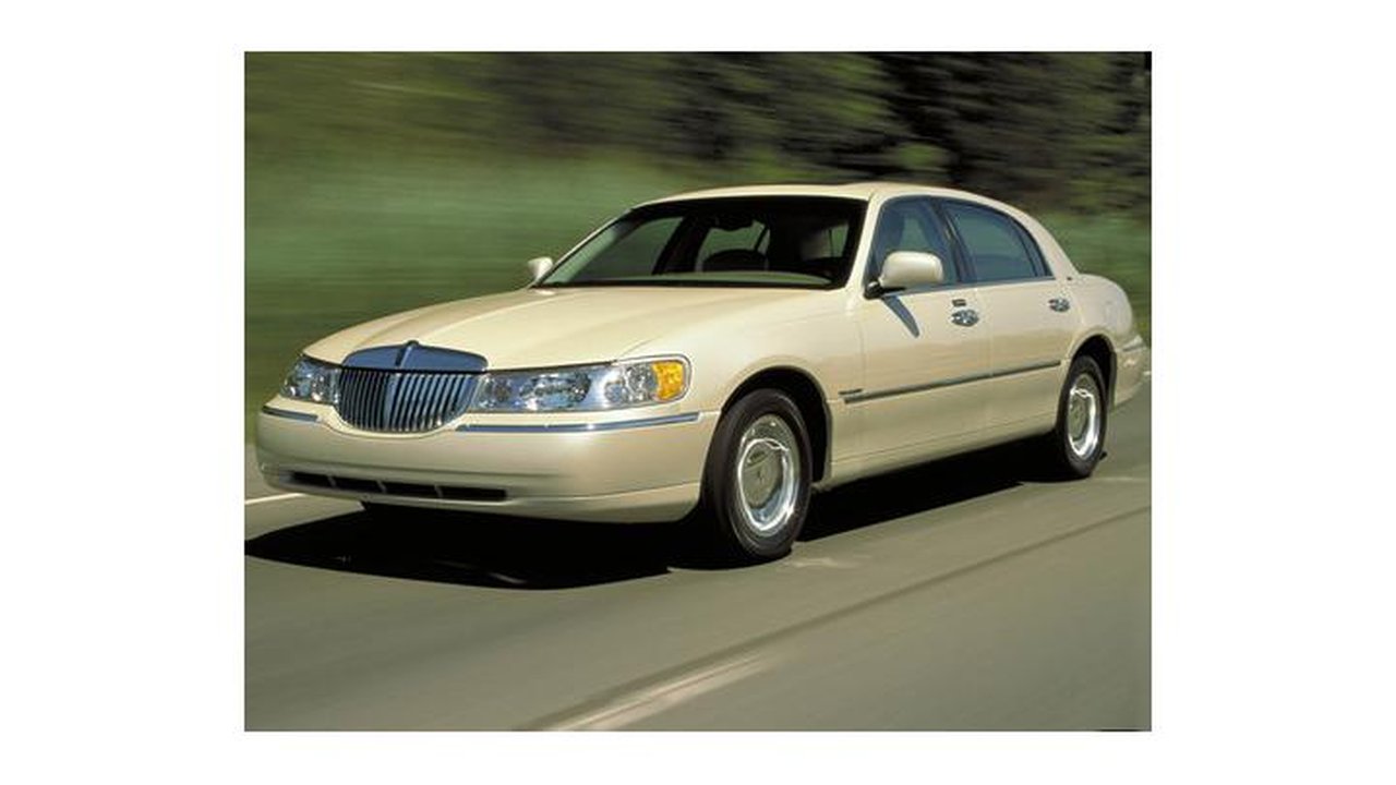 Lincoln Town Car Town Car 4.6 L Modular V8 teknik özellikler ve yakıt tüketimi Lincoln Town Car Town Car 4.6 L Modular V8 teknik özellikler ve yakıt tüketimi