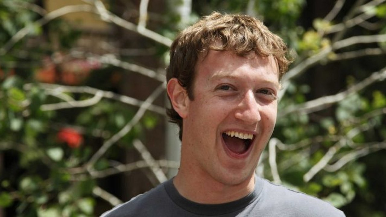 Zuckerberg, Apple'ı Rakip Olarak Gösterdi: Tim Cook Zor Günler Geçiriyor