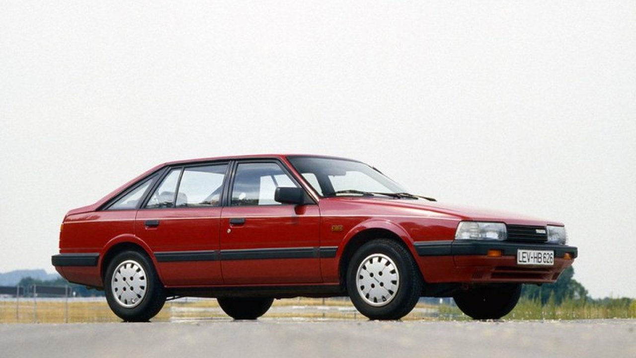 Mazda 626 II Hatchback (GC) 2.0 (101 Hp) teknik özellikler ve yakıt tüketimi Mazda 626 II Hatchback (GC) 2.0 (101 Hp) teknik özellikler ve yakıt tüketimi