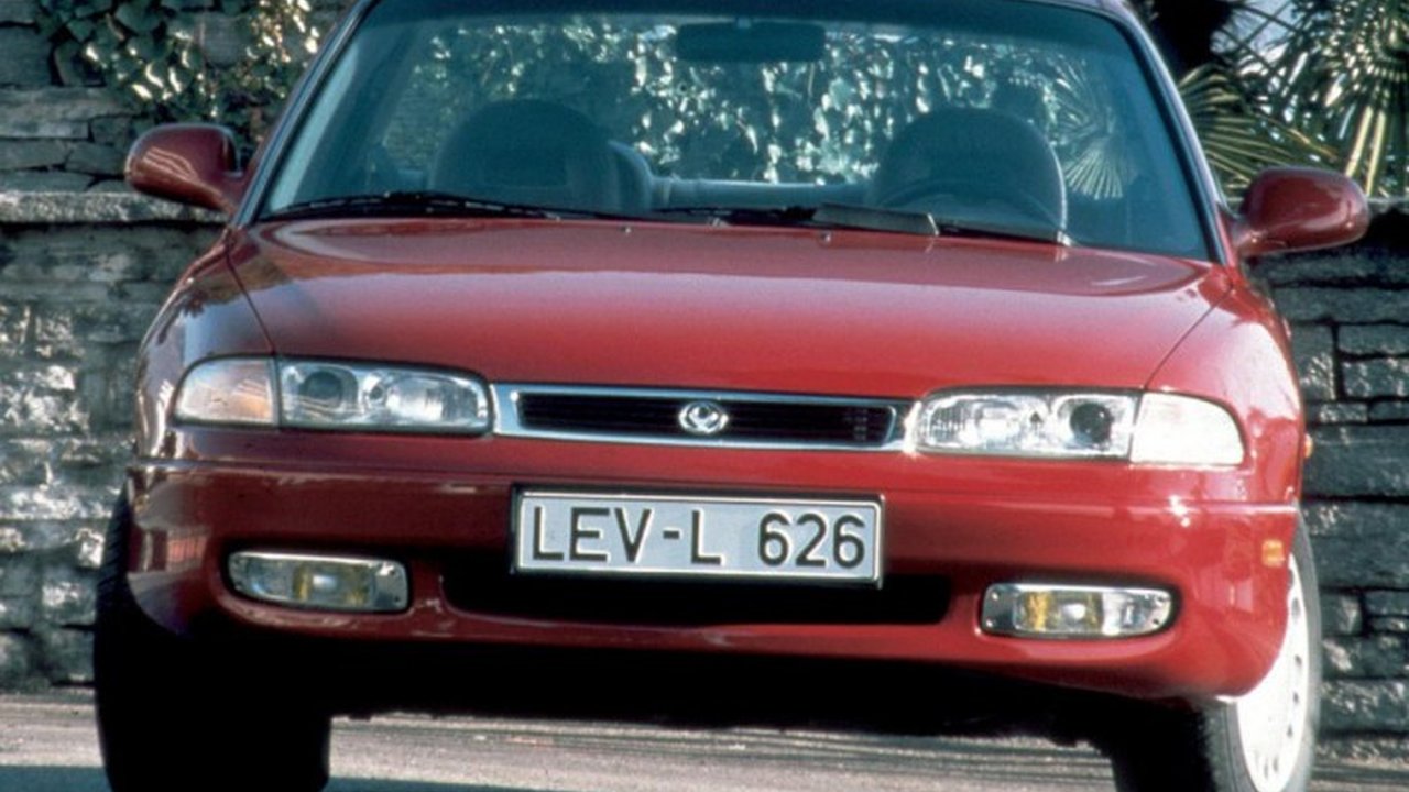Mazda 626 IV (GE) 1.8 i (105 Hp) teknik özellikler ve yakıt tüketimi Mazda 626 IV (GE) 1.8 i (105 Hp) teknik özellikler ve yakıt tüketimi
