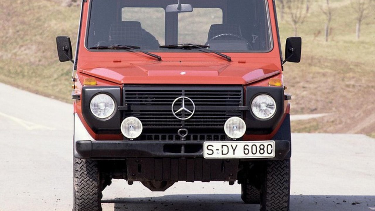Mercedes-Benz G-Klasse (W460,W461) 230 2.3 (125hp) 4WD teknik özellikler ve yakıt tüketimi Mercedes-Benz G-Klasse (W460,W461) 230 2.3 (125hp) 4WD teknik özellikler ve yakıt tüketimi