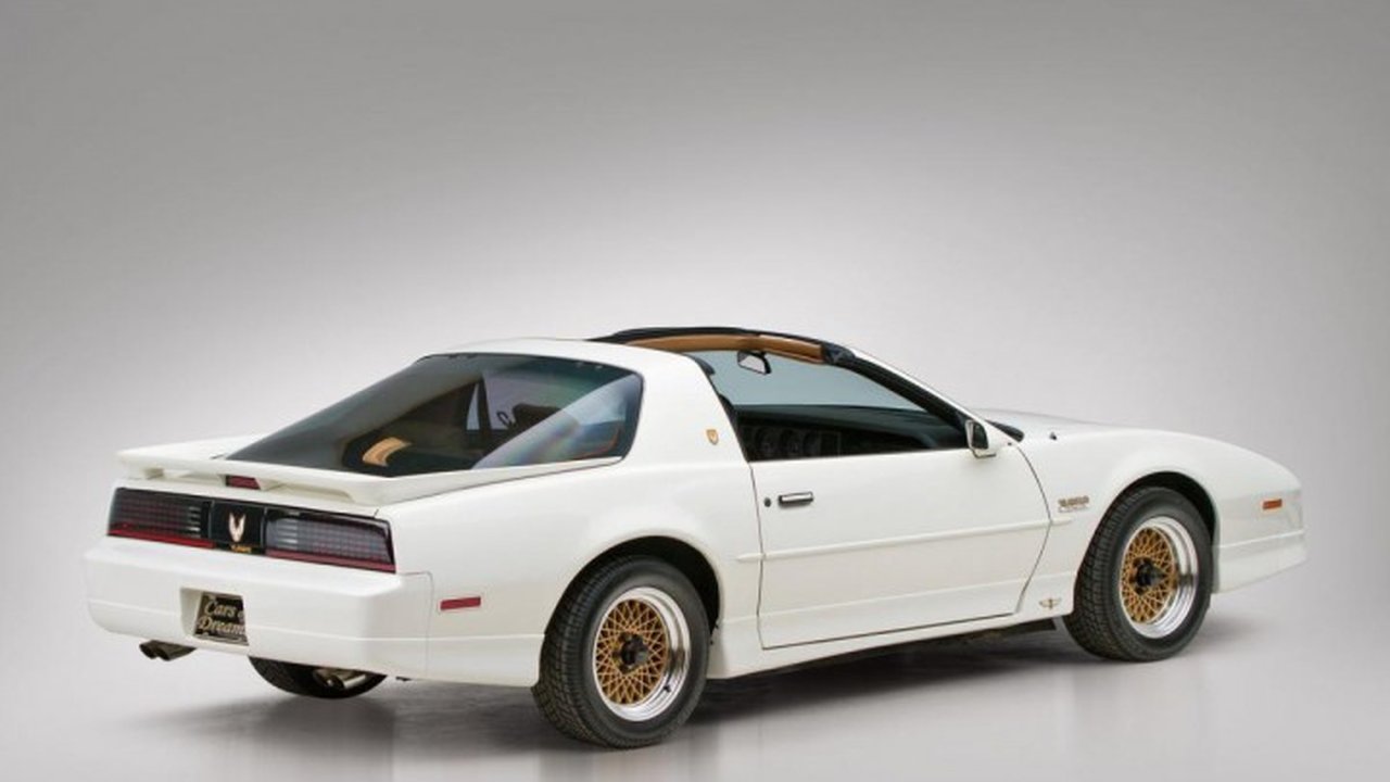 Pontiac Firebird III 5.0 V8 (165Hp) teknik özellikler ve yakıt tüketimi Pontiac Firebird III 5.0 V8 (165Hp) teknik özellikler ve yakıt tüketimi