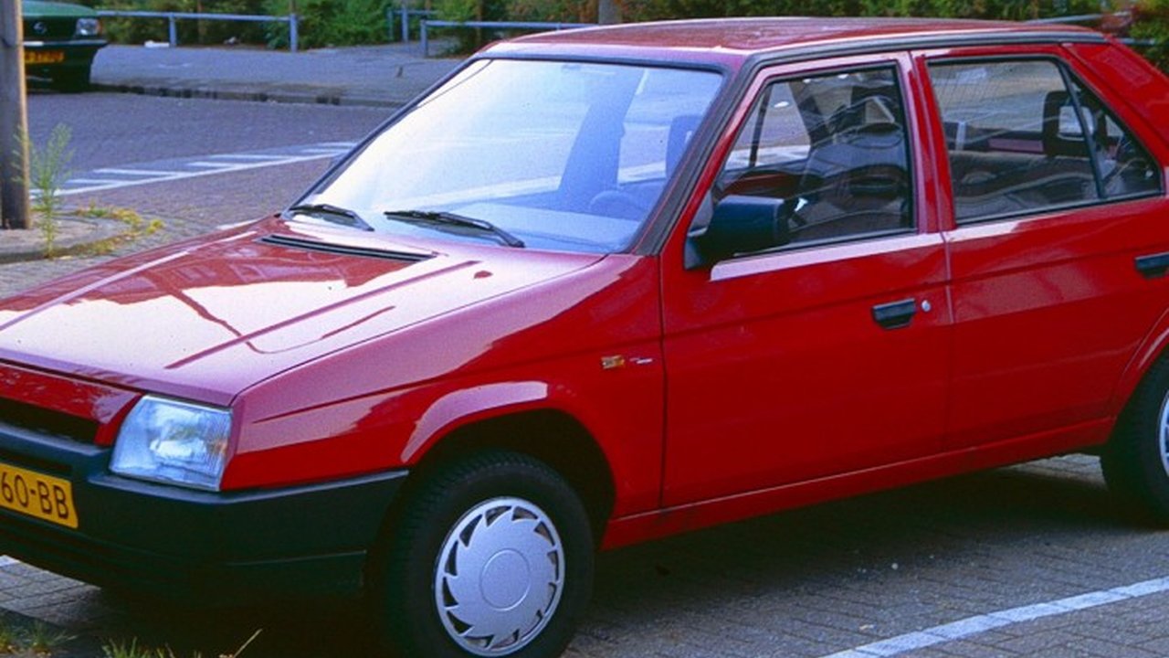 Skoda Favorit (781) 1.3 135 X,LX,GLX (781) (54 Hp) teknik özellikler ve yakıt tüketimi Skoda Favorit (781) 1.3 135 X,LX,GLX (781) (54 Hp) teknik özellikler ve yakıt tüketimi