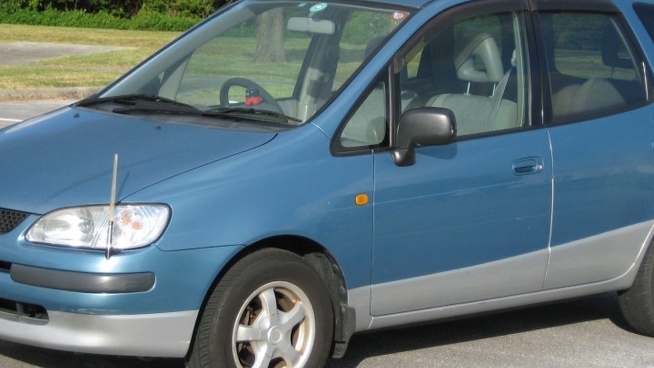 Toyota Corolla Spacio (E11) 1.6i (110 Hp) teknik özellikler ve yakıt tüketimi Toyota Corolla Spacio (E11) 1.6i (110 Hp) teknik özellikler ve yakıt tüketimi