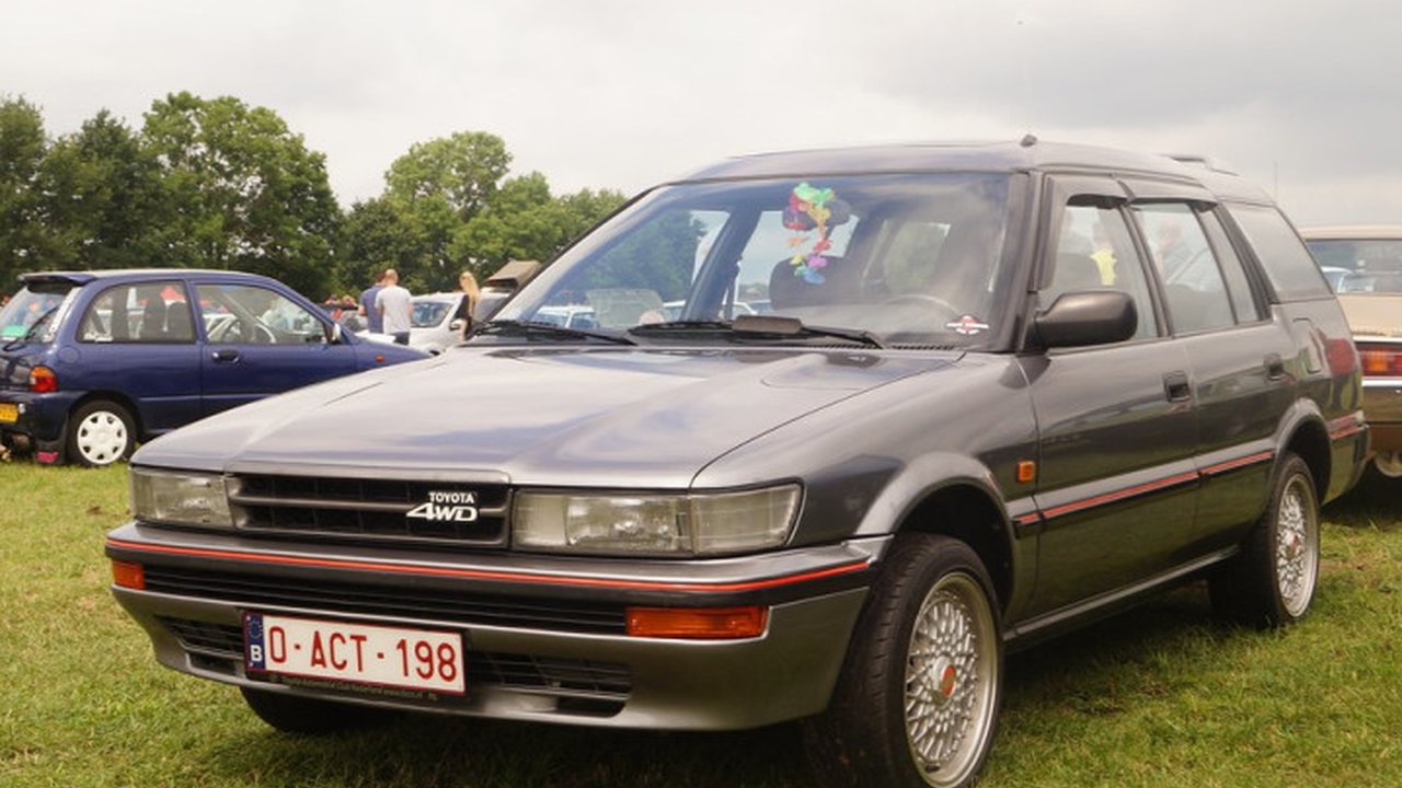 Toyota Corolla Wagon (E9) 1.8 D (CE90) (67 Hp) teknik özellikler ve yakıt tüketimi Toyota Corolla Wagon (E9) 1.8 D (CE90) (67 Hp) teknik özellikler ve yakıt tüketimi