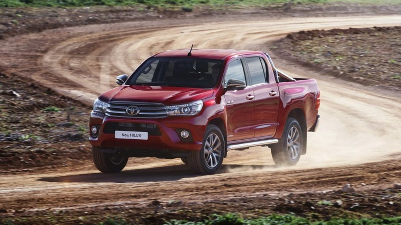 Toyota Hilux VIII 2.5d MT (100hp) 4x4 teknik özellikler ve yakıt tüketimi Toyota Hilux VIII 2.5d MT (100hp) 4x4 teknik özellikler ve yakıt tüketimi