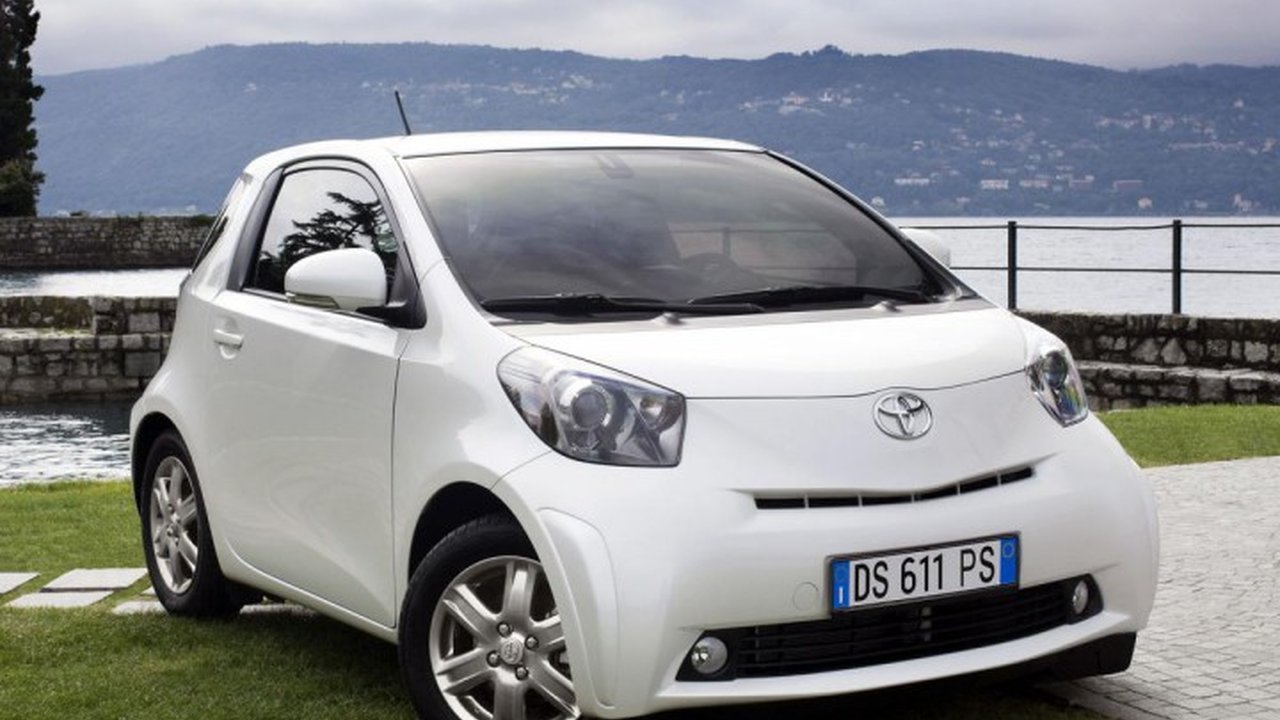 Toyota iQ 1.0 VVT-i(68 Hp) MT teknik özellikler ve yakıt tüketimi Toyota iQ 1.0 VVT-i(68 Hp) MT teknik özellikler ve yakıt tüketimi