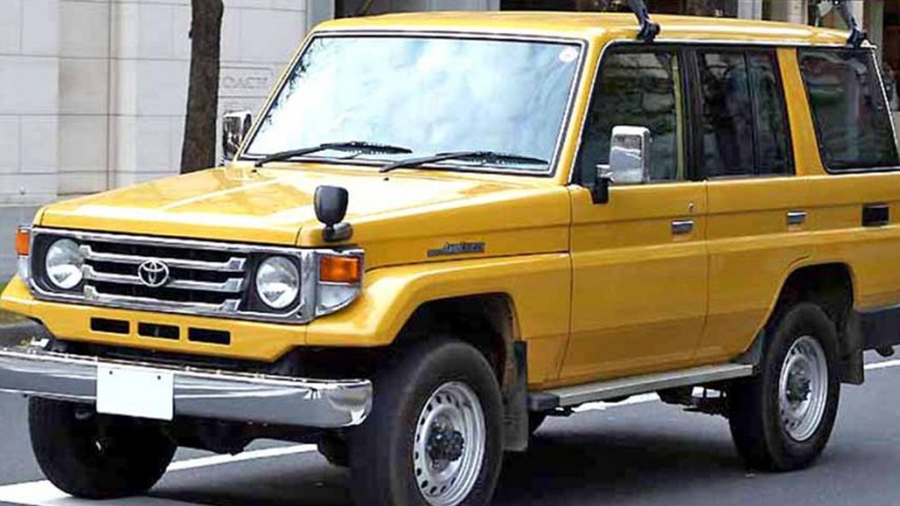 Toyota Land Cruiser Land Cruiser 70 (HZJ70) 2.4 TD teknik özellikler ve yakıt tüketimi Toyota Land Cruiser Land Cruiser 70 (HZJ70) 2.4 TD teknik özellikler ve yakıt tüketimi