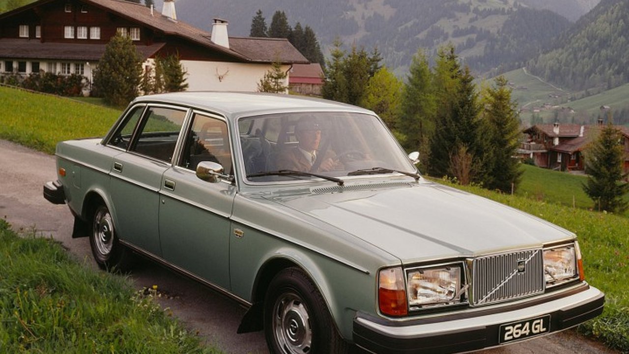 Volvo 260 (P262,P264) 2.7 (140 Hp) teknik özellikler ve yakıt tüketimi Volvo 260 (P262,P264) 2.7 (140 Hp) teknik özellikler ve yakıt tüketimi