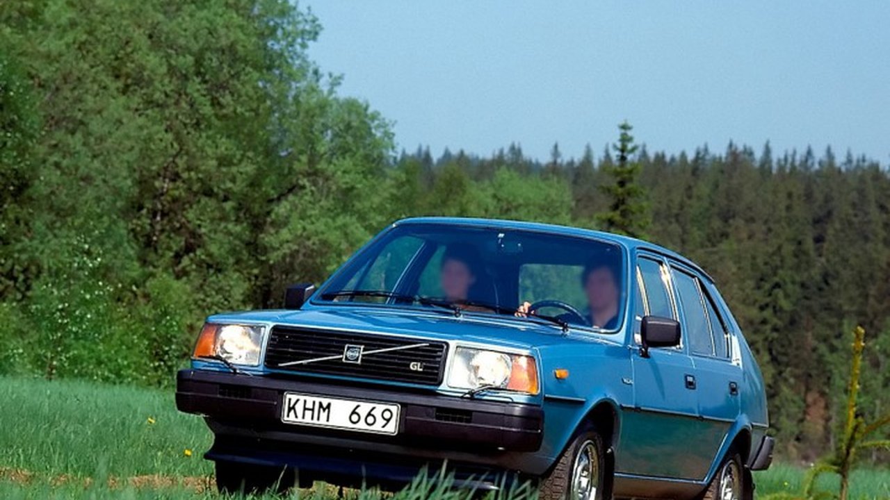 Volvo 340-360 (344) 2.0 (110 Hp) teknik özellikler ve yakıt tüketimi Volvo 340-360 (344) 2.0 (110 Hp) teknik özellikler ve yakıt tüketimi