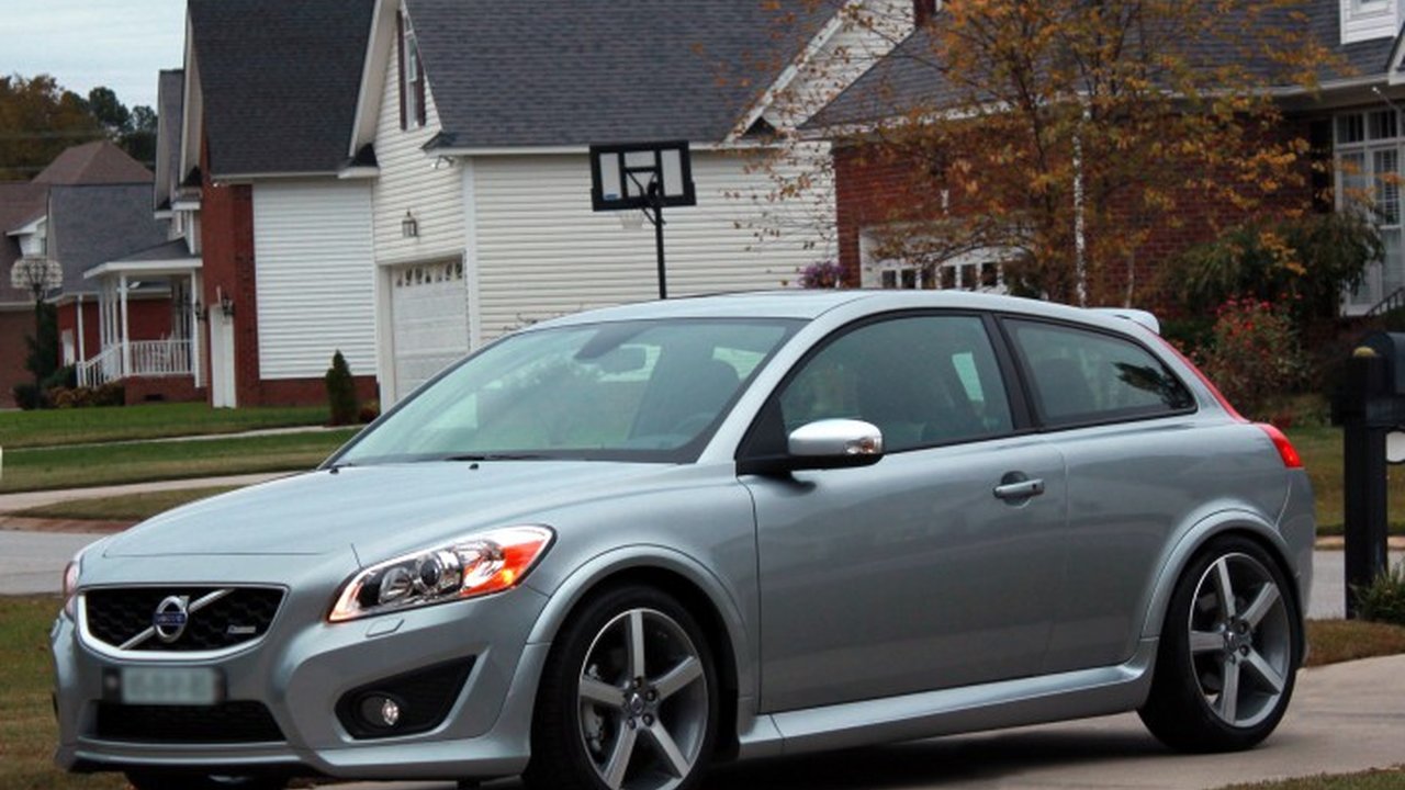 Volvo C30 1.6 i 16V (100) teknik özellikler ve yakıt tüketimi Volvo C30 1.6 i 16V (100) teknik özellikler ve yakıt tüketimi