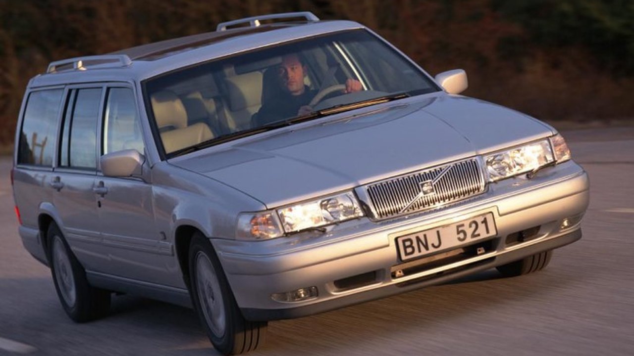 Volvo V90 Combi 2.9 24V (180 Hp) teknik özellikler ve yakıt tüketimi Volvo V90 Combi 2.9 24V (180 Hp) teknik özellikler ve yakıt tüketimi