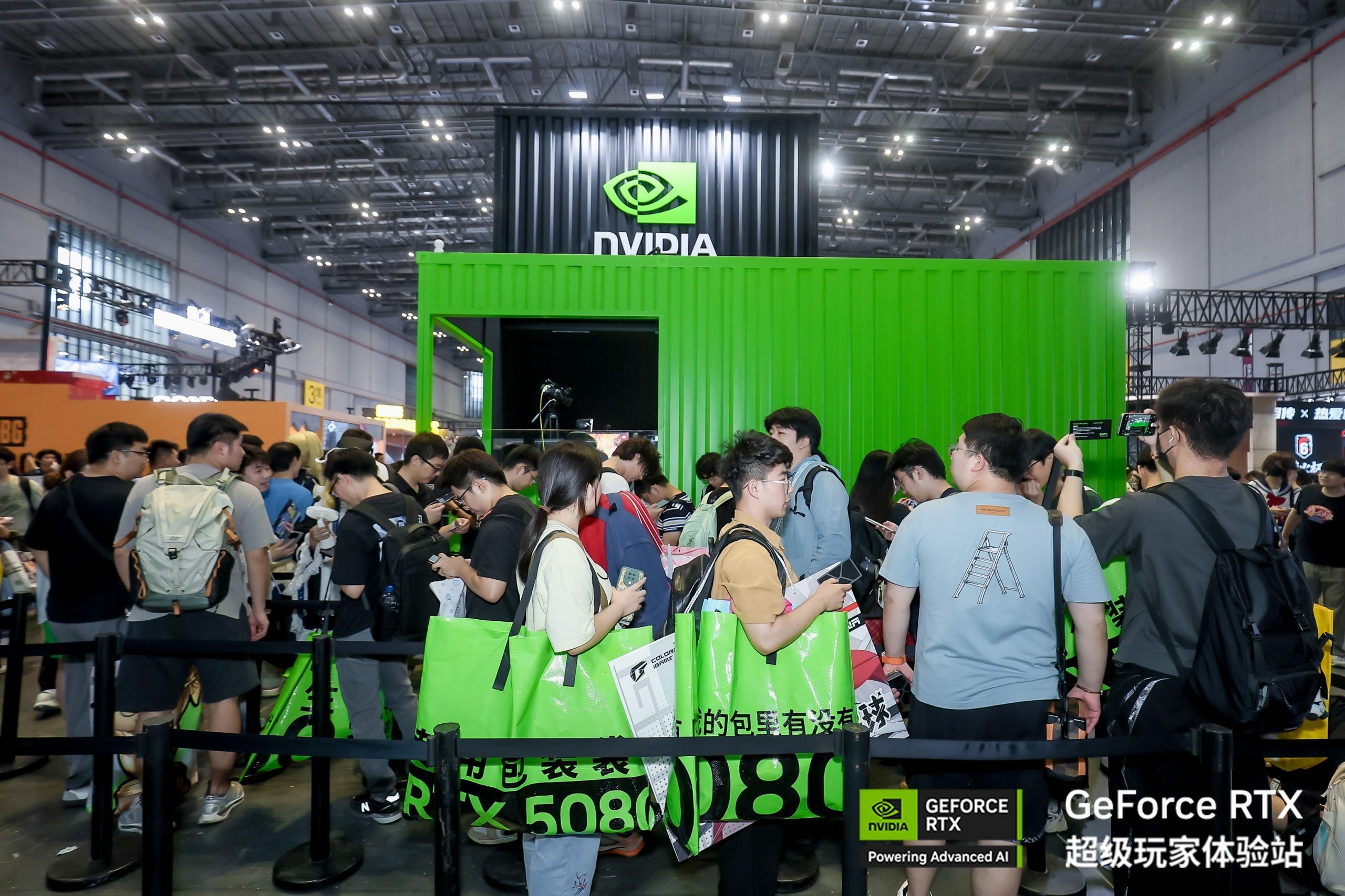 Çin’de RTX 50 Founders Edition kartları sınırlı, uzun kuyruklar oluşuyor Çin’de RTX 50 Founders Edition kartları sınırlı, uzun kuyruklar oluşuyor 4